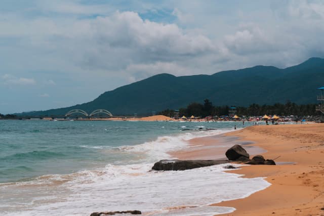 海南日月湾海滩