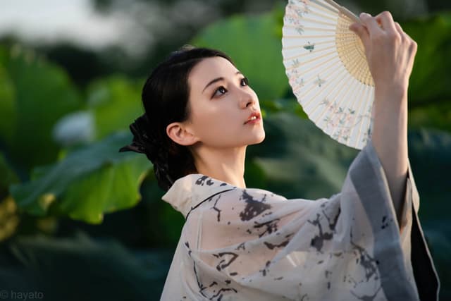 荷花人像